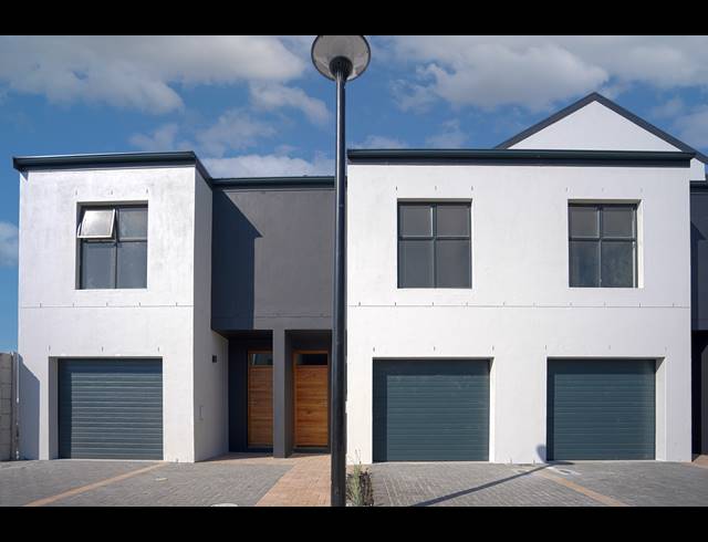 3 BEDROOM TOWNHOUSE FOR SALE IN SANDOWN